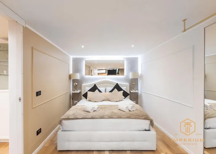 Teatro Pace Palace - Historic Center, Luxury Apartment, 3 Bdr, A-c Apartment *