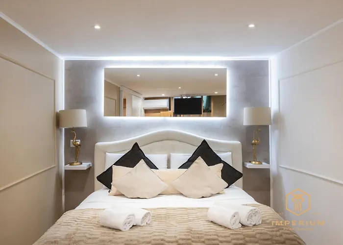 Teatro Pace Palace - Historic Center, Luxury Apartment, 3 Bdr, A-c * Rom