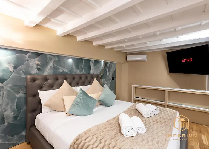 Apartment Teatro Pace Palace - Historic Center, Luxury Apartment, 3 Bdr, A-c *