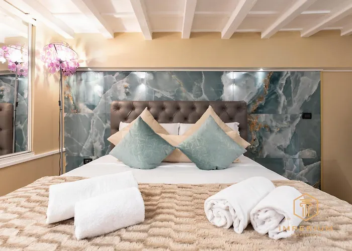 Teatro Pace Palace - Historic Center, Luxury Apartment, 3 Bdr, A-c * Rom