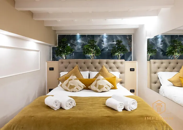 Teatro Pace Palace - Historic Center, Luxury Apartment, 3 Bdr, A-c Apartment *