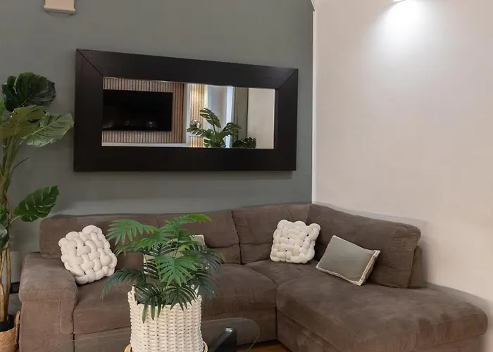 Apartment Teatro Pace Palace - Historic Center, Luxury Apartment, 3 Bdr, A-c