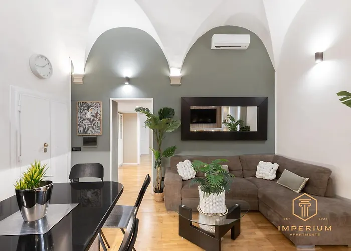 Teatro Pace Palace - Historic Center, Luxury Apartment, 3 Bdr, A-c