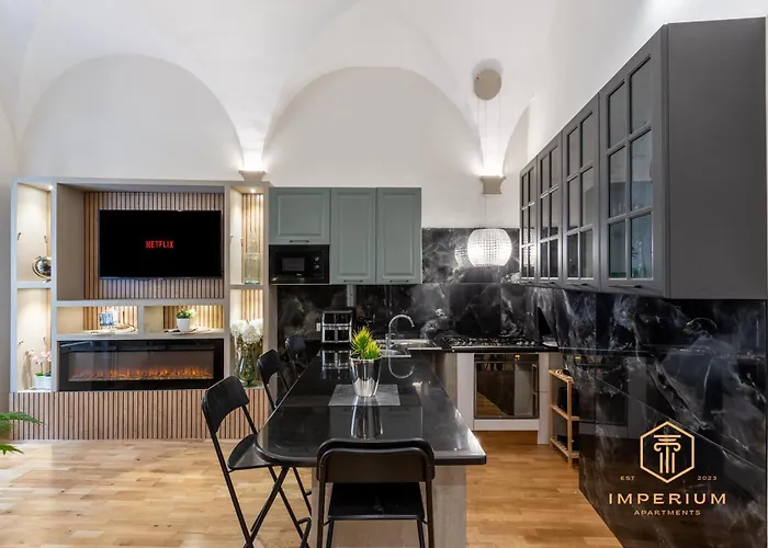 Teatro Pace Palace - Historic Center, Luxury Apartment, 3 Bdr, A-c Rom