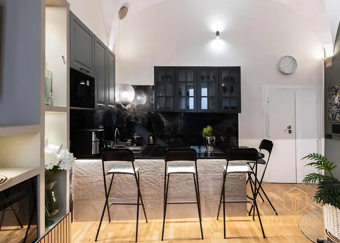 Teatro Pace Palace - Historic Center, Luxury Apartment, 3 Bdr, A-c *