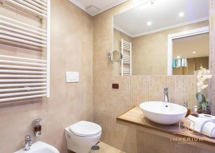 Teatro Pace Palace - Historic Center, Luxury Apartment, 3 Bdr, A-c *